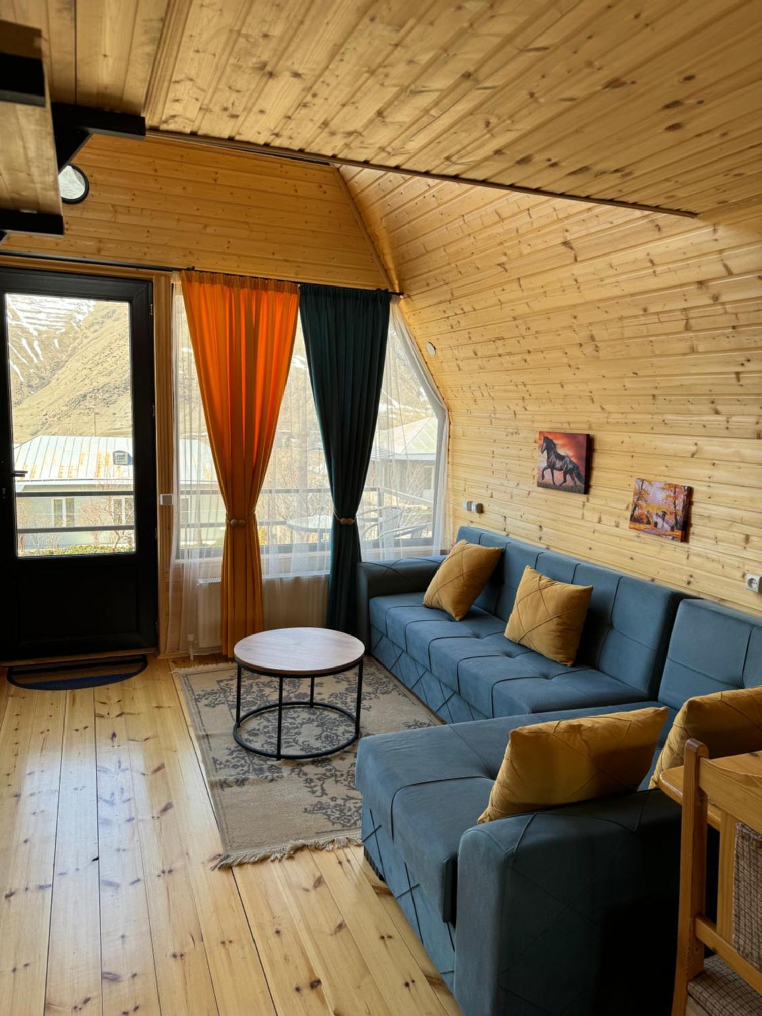 Qusha Cottage Kazbegi Extérieur photo