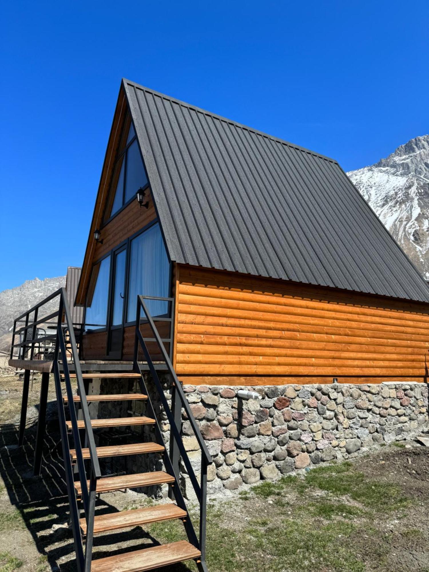 Qusha Cottage Kazbegi Extérieur photo