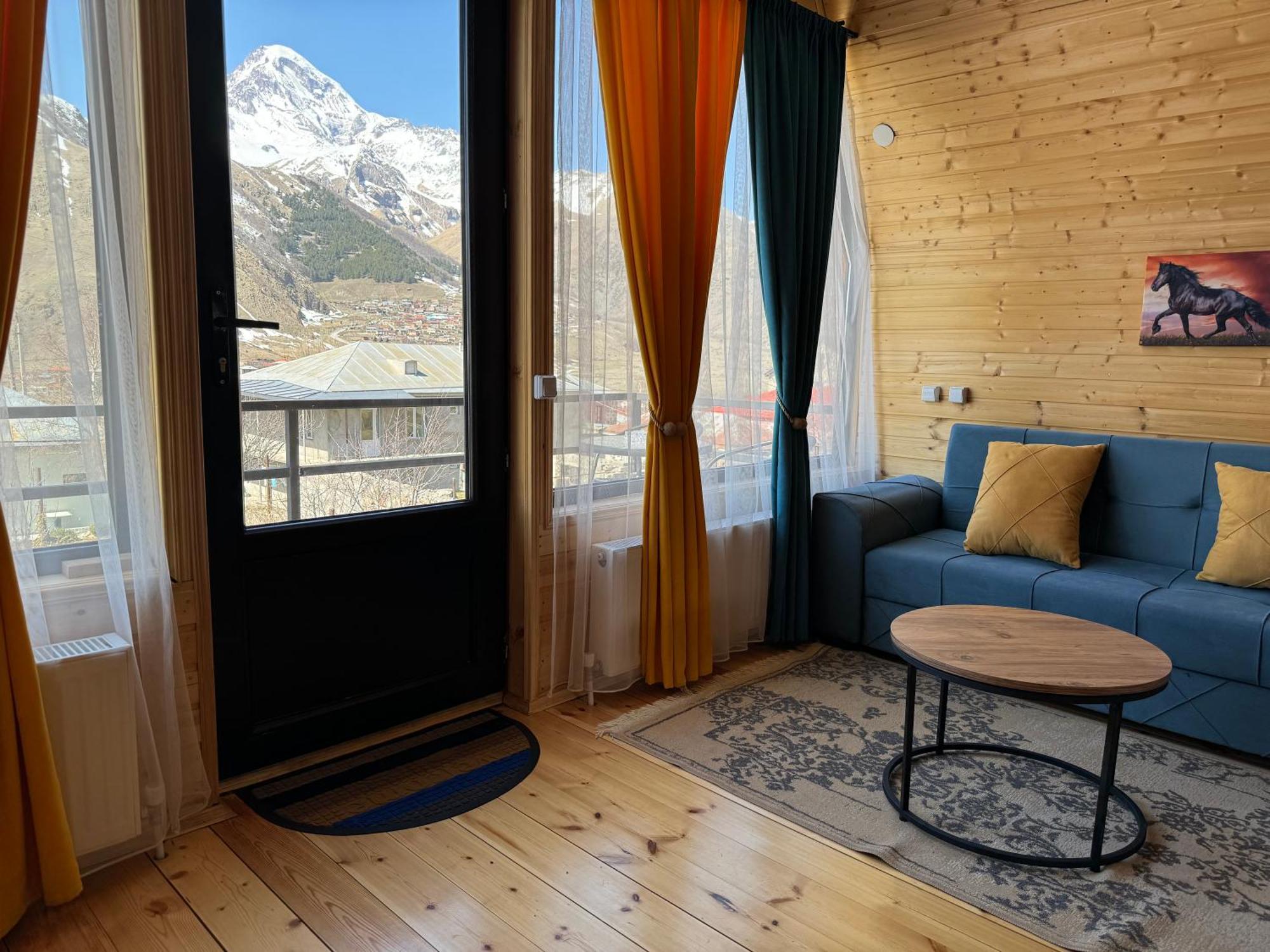 Qusha Cottage Kazbegi Extérieur photo