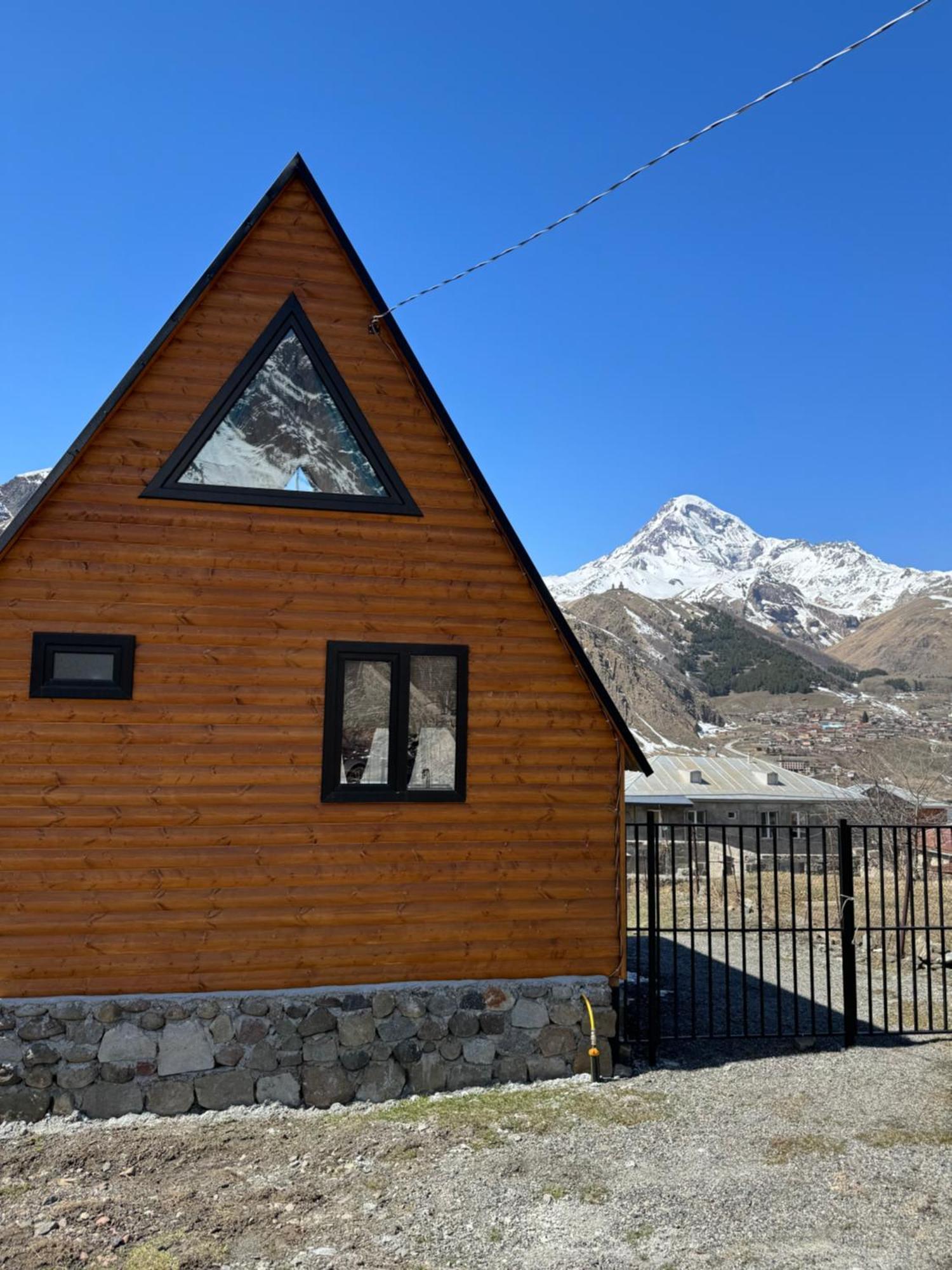 Qusha Cottage Kazbegi Extérieur photo