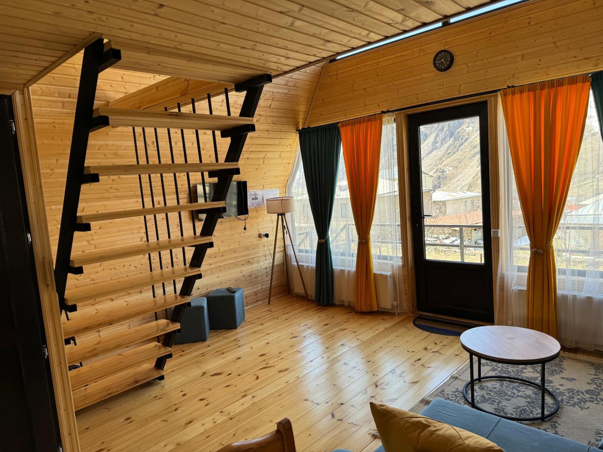Qusha Cottage Kazbegi Extérieur photo
